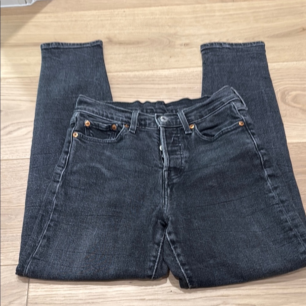 Elegant Charcoal Levi’s Straight Leg Jeans